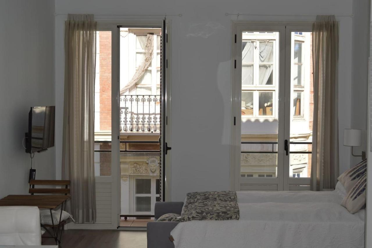 Modern Studio Flat Close To Plaza Merced Málaga Exterior foto