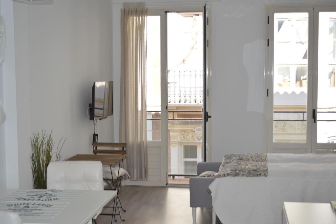 Modern Studio Flat Close To Plaza Merced Málaga Exterior foto